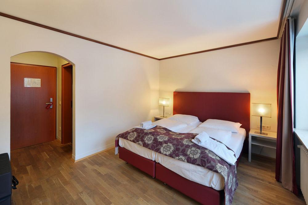 Ambassador Parkhotel 3* Munich