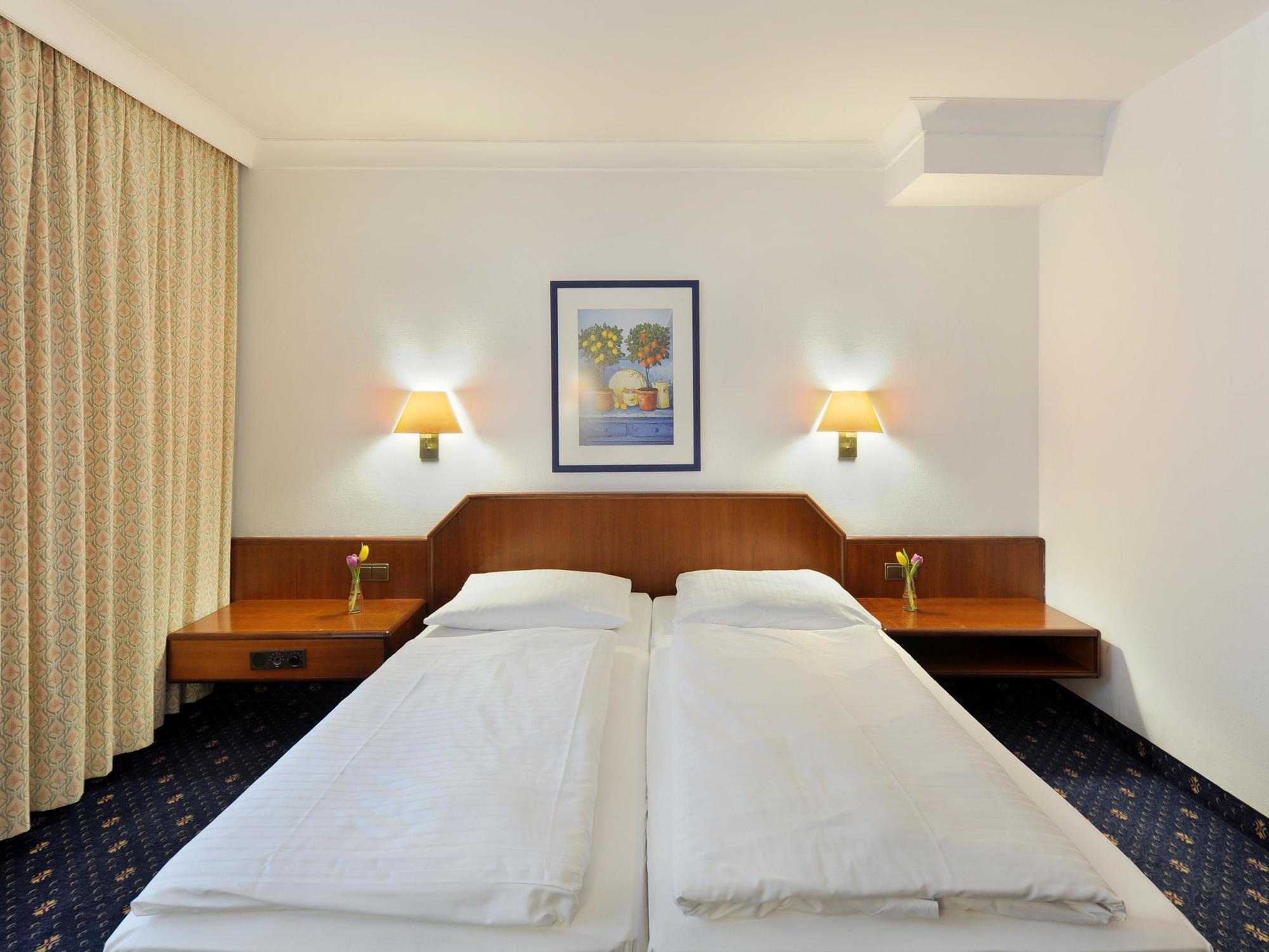 Ambassador Parkhotel Hotel Munich
